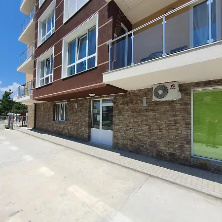 Comfortable Sunny Apartmentear To The -4per Apartment