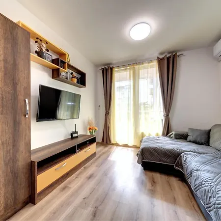 Comfortable Sunny Apartmentear To The -4per * Primorsko