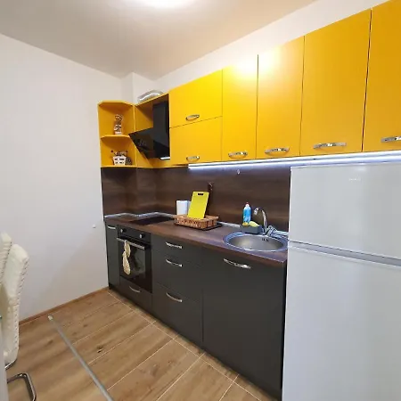 Apartment Comfortable Sunny Apartmentear To The -4per Primorsko