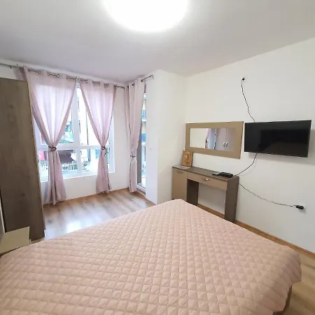 Apartment Comfortable Sunny Apartmentear To The -4per